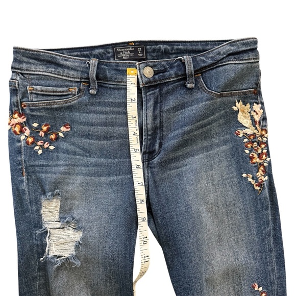 Abercrombie & Fitch Harper Low Rise Embroidered Distressed Jeans 27/4S - Picture 6 of 11